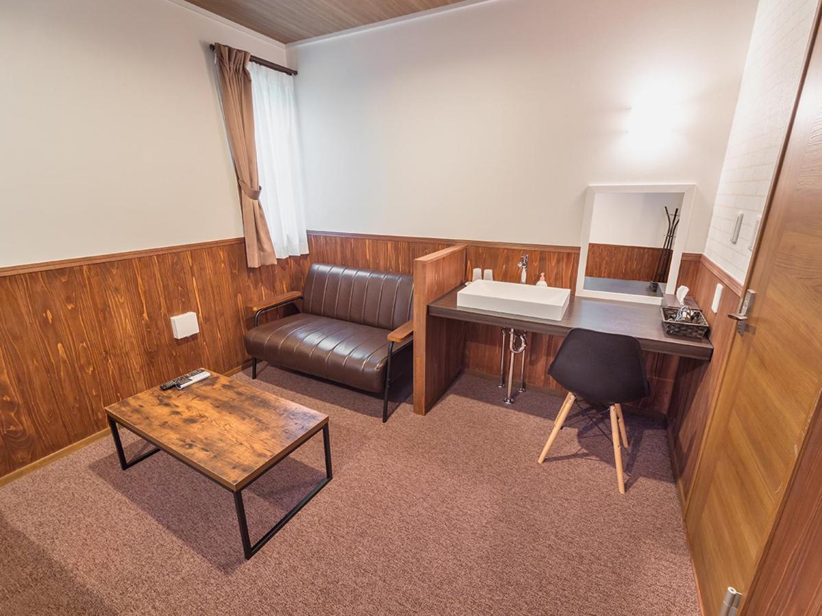 The Pageant Hostel Нико Екстериор снимка