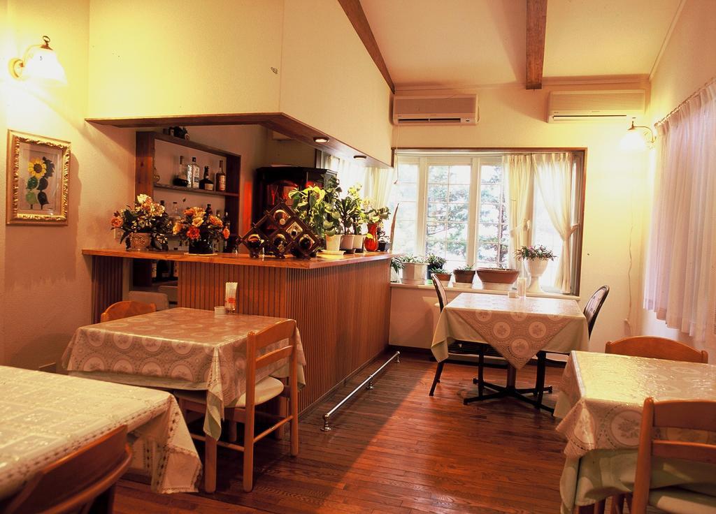 The Pageant Hostel Нико Екстериор снимка