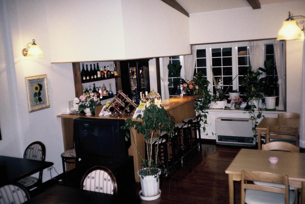 The Pageant Hostel Нико Екстериор снимка