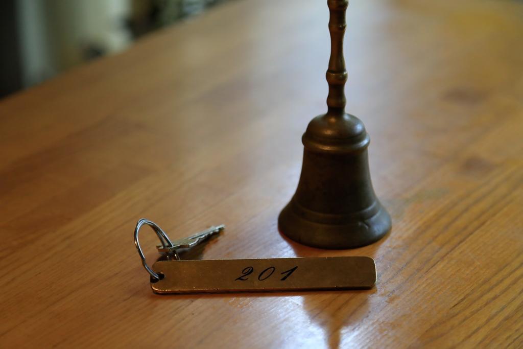 The Pageant Hostel Нико Екстериор снимка